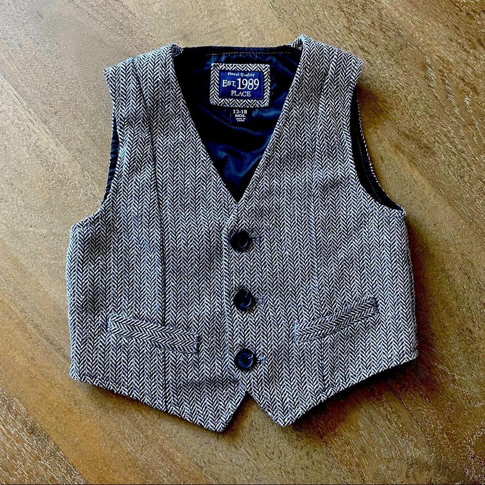 🐻 2/$25 • The Children’s Place | Black & White Herringbone Vest